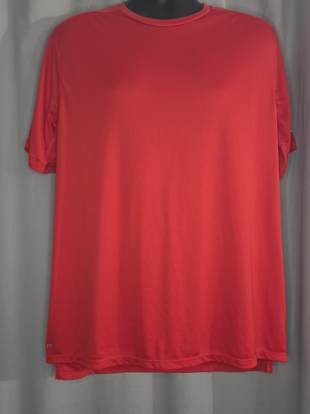 Nike XL Men's Red Performance Crew Neck Shirt